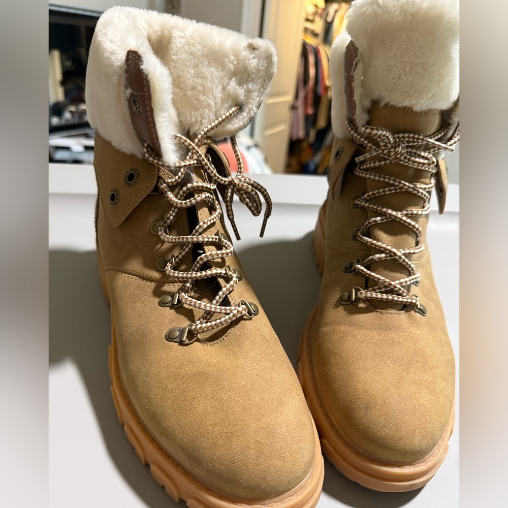 Size 9 1/2 women’s suede boots by Nautica.